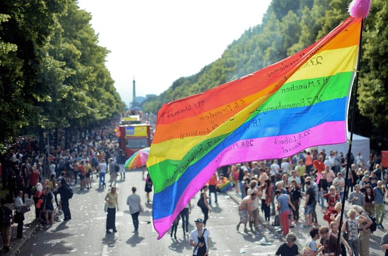 Desfile-Orgullo-Gay-Berlin-Alemania_LNCIMA20150627_0119_5 3