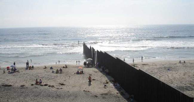 Frontera entre San Diego (EE.UU.) y Tijuana (México)