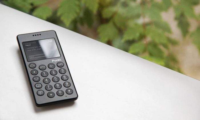 punkt-mp-01-mobile-phone-00 3