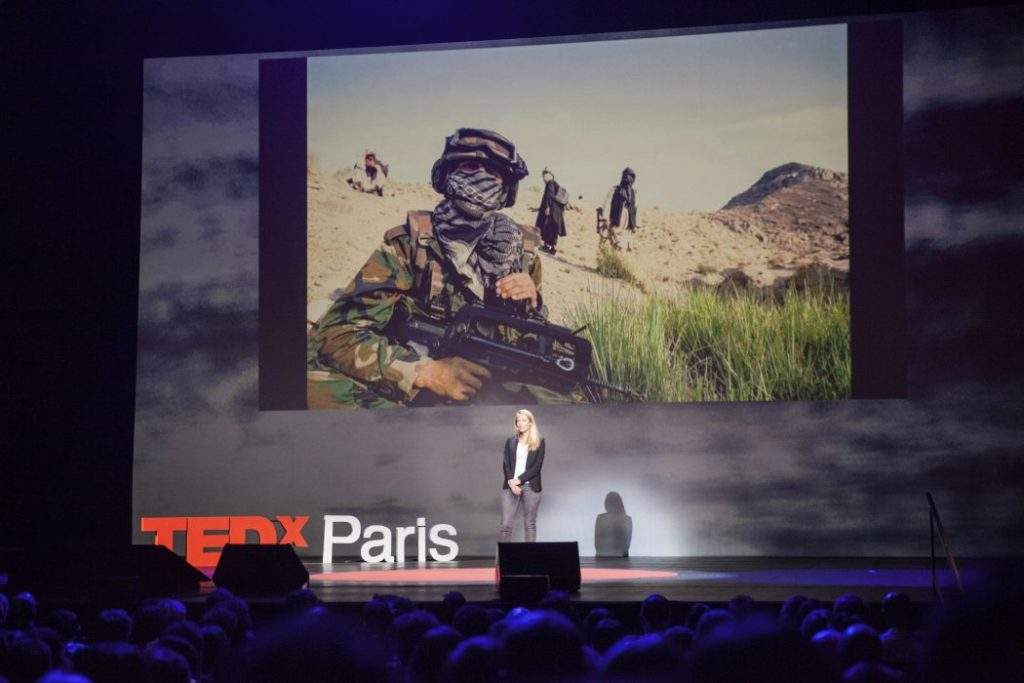 Charla TED de Véronique de Viguerie [Foto: TEDxParis vía Flickr]
