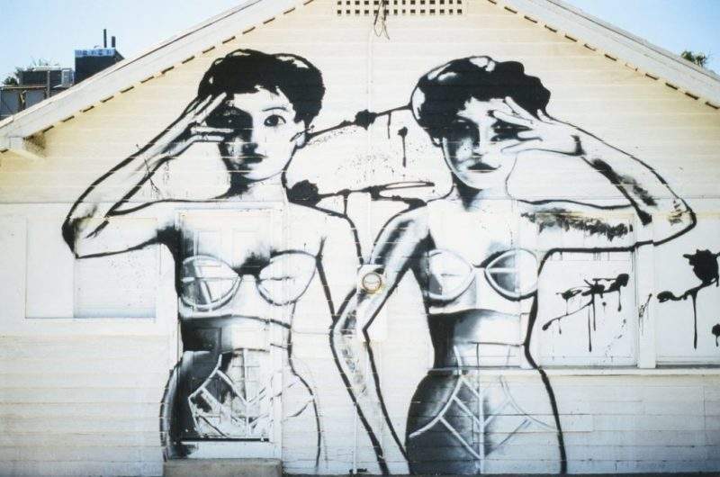 art-graffiti-women-wall 3