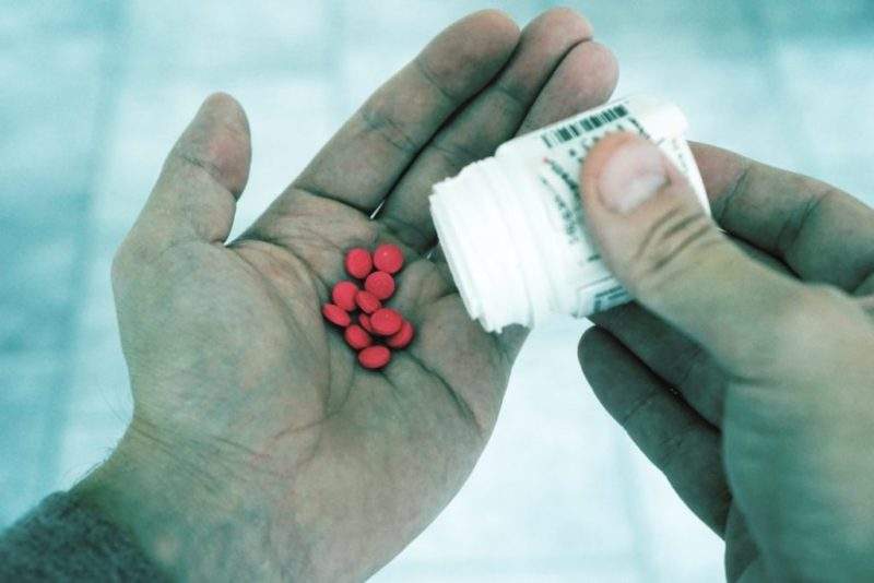 pills-medicine-tablets-depending-161641 3