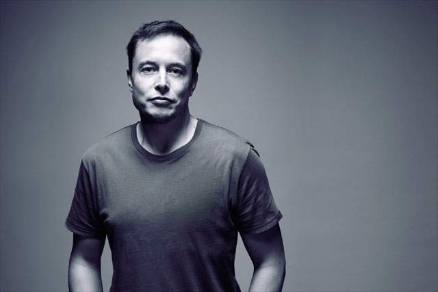 Elon Musk confiesa el secreto de su éxito: "Leo libros". Estos 8 le cambiaron la vida 8