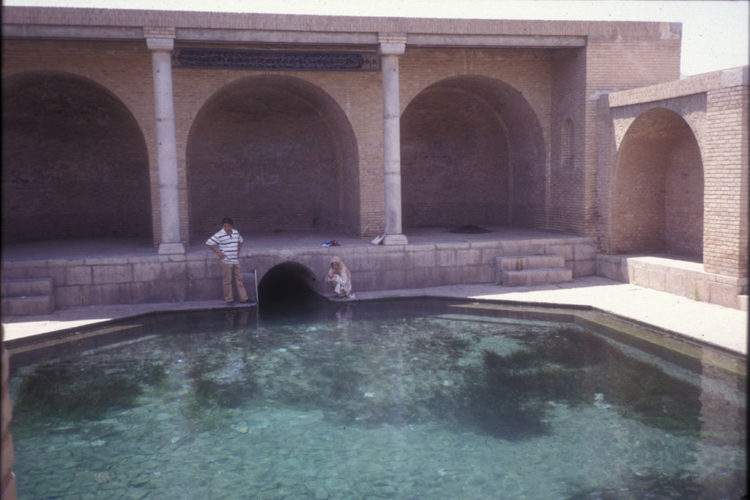Descubre cómo los persas lograban encontrar agua bajo el desierto 6
