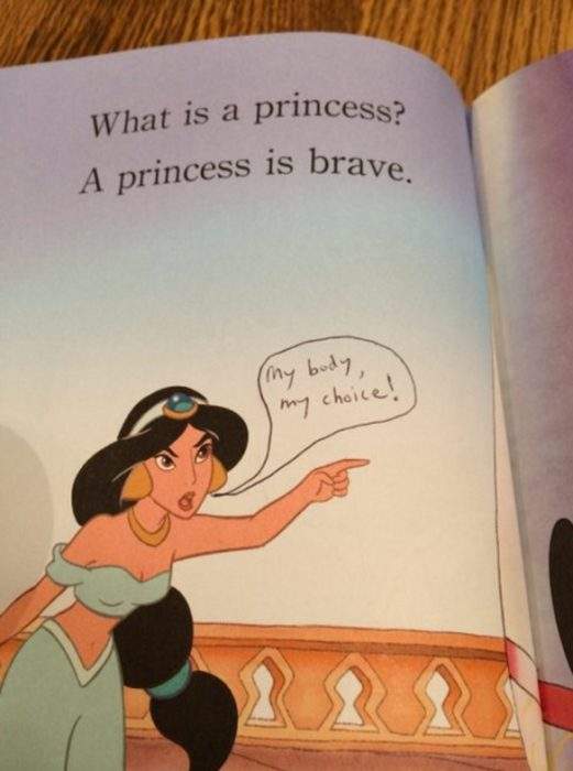 Un madre añade notas en los cuentos de Disney de su hija para hacerlos más feministas 3