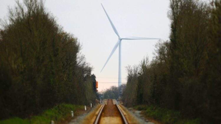 train-wind-turbine-energy 3