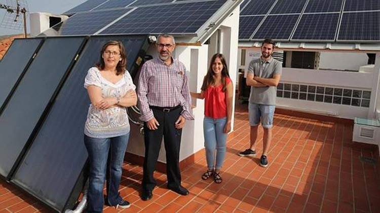 Una familia española se libera de la red comercial y genera su propia energía 1