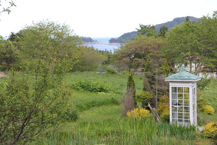 Una cabina telefónica para hablar con los muertos de Fukushima 2