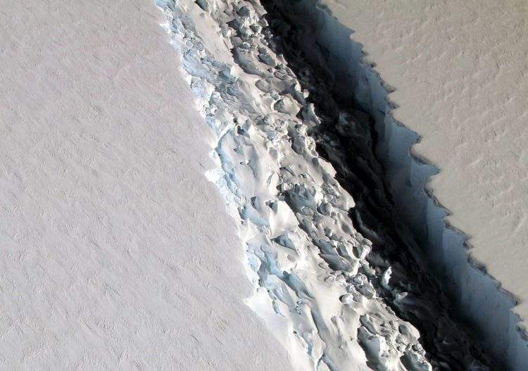 Ya ha comenzado: la Antártida se rompe en icebergs gigantes 5