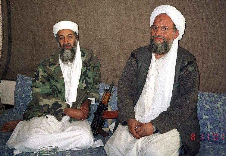 800px-Hamid_Mir_interviewing_Osama_bin_Laden_and_Ayman_al-Zawahiri_2001 3