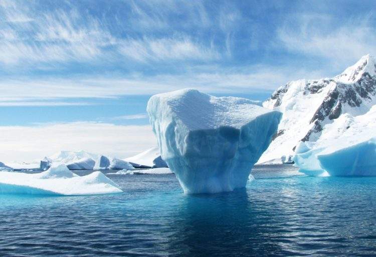 iceberg-antarctica-polar-blue-53389 3