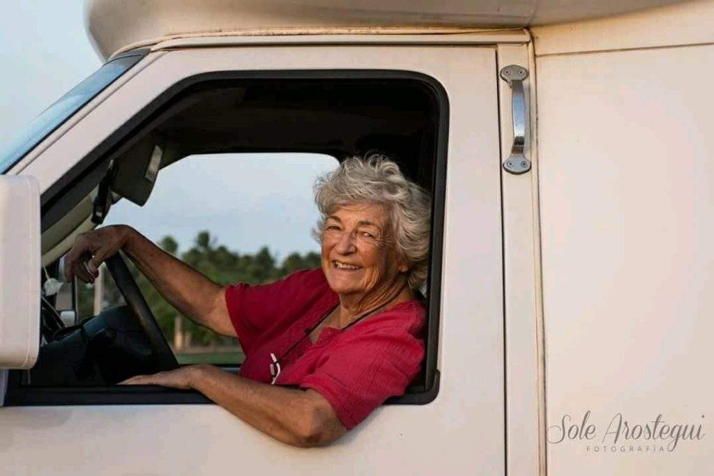 Esta argentina de 80 años lo vendió todo y se fue a viajar en caravana por América Latina 1