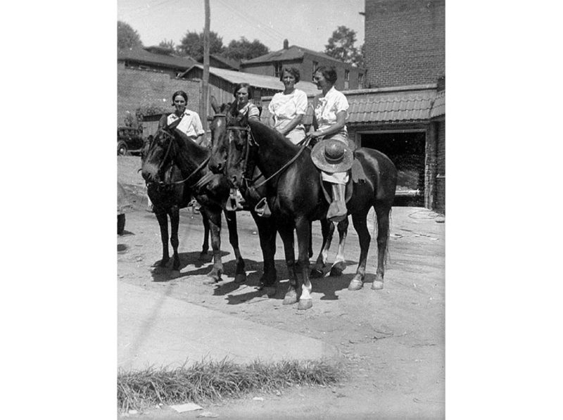Pack-Horse-Library-Carrier-Goodman-Paxton-Photographic-Collection-Kentucky-Digital-Library-9 3