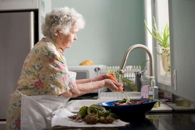 Ancianos en casa: ¿cómo mejorar los desplazamientos?
